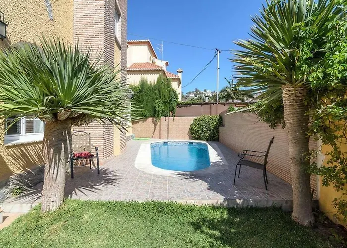 Habitaciones En Casa Centrica Con Piscina